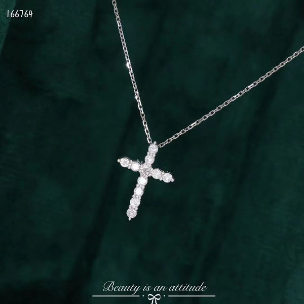 Classic Cross diamonds Pendant, 18K Gold